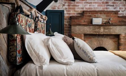 Bedroom, the Castle Inn, Lulworth