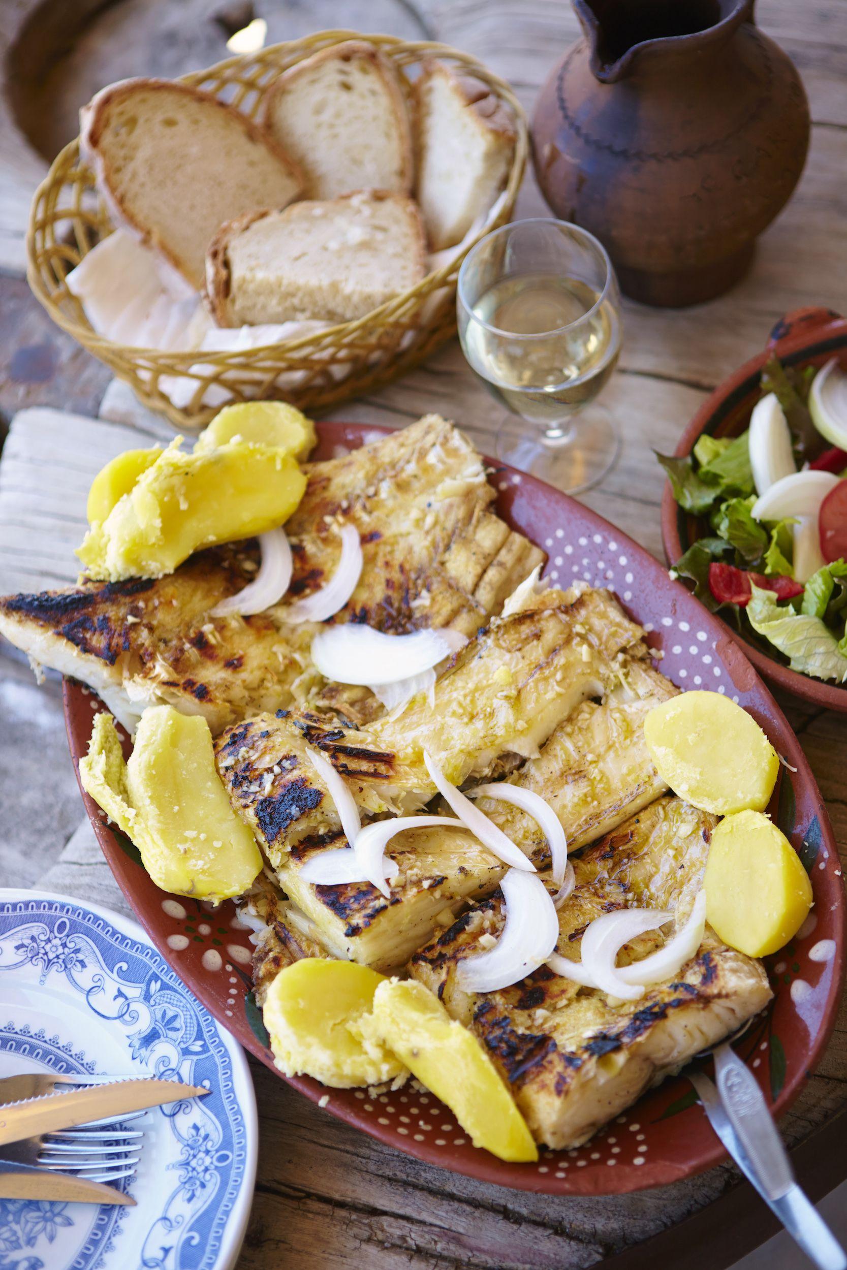 Bacalhau con patate e cipolle ©Matt Munro/Lonely Planet