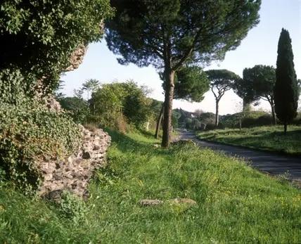 Die Via Appia Antica außerhalb von Rom.