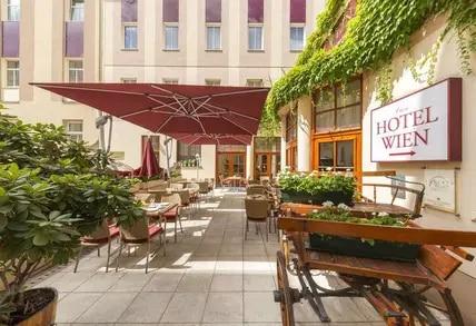 Die Frühstücksterasse im Hotel Austria Wien