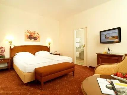 Dein Doppelzimmer im Hotel Stefanie, Wien.
