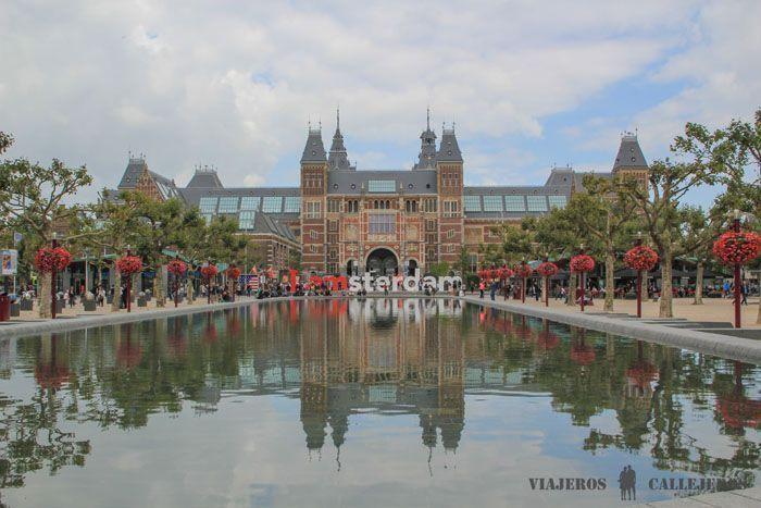 I amsterdam con el Rijksmuseum de fondo
